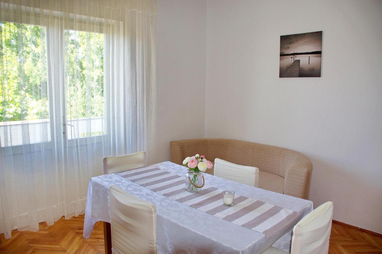 Two Bedroom Apartments Elvira Novalja Exterior photo